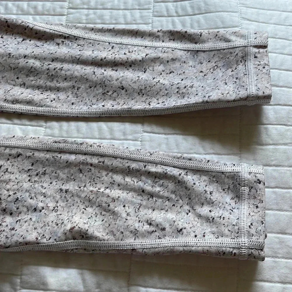 Athleta Salutation stash pocket tight size XS - Picture 4 of 6